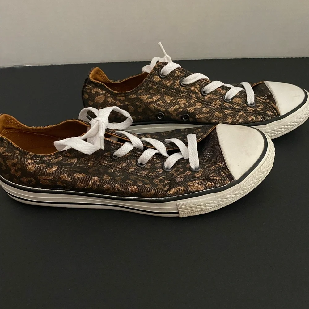 Kids Size 4 CONVERSE All Star Leopard Low Top Sneakers EUC